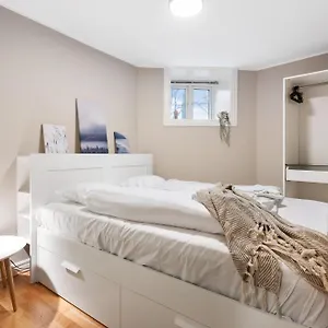 New! Modern City Apt: Central W/ Private Entrence Apartamento